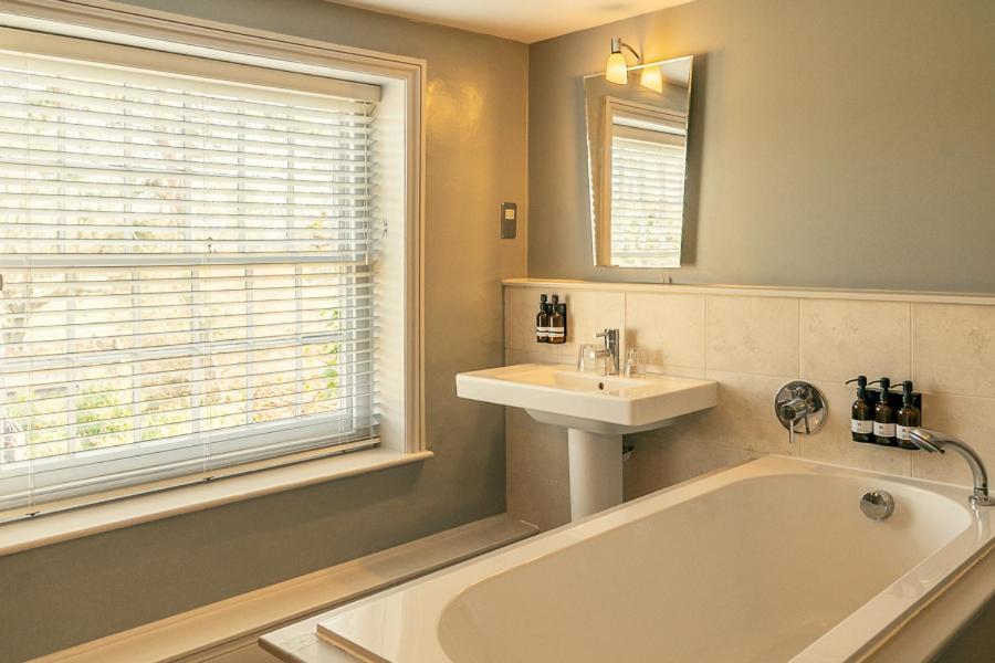 Fritton Lake - The Clubhouse Great Yarmouth Extérieur photo